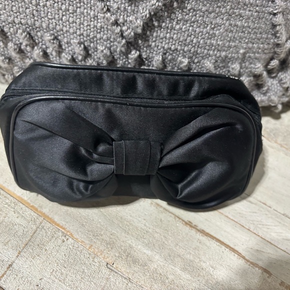 ❤️Dior Satin Bow Tie Clutch - Picture 2 of 6
